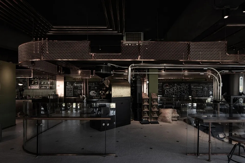 广西硬核的金属质感，让这个杭州餐饮空间设计绝了